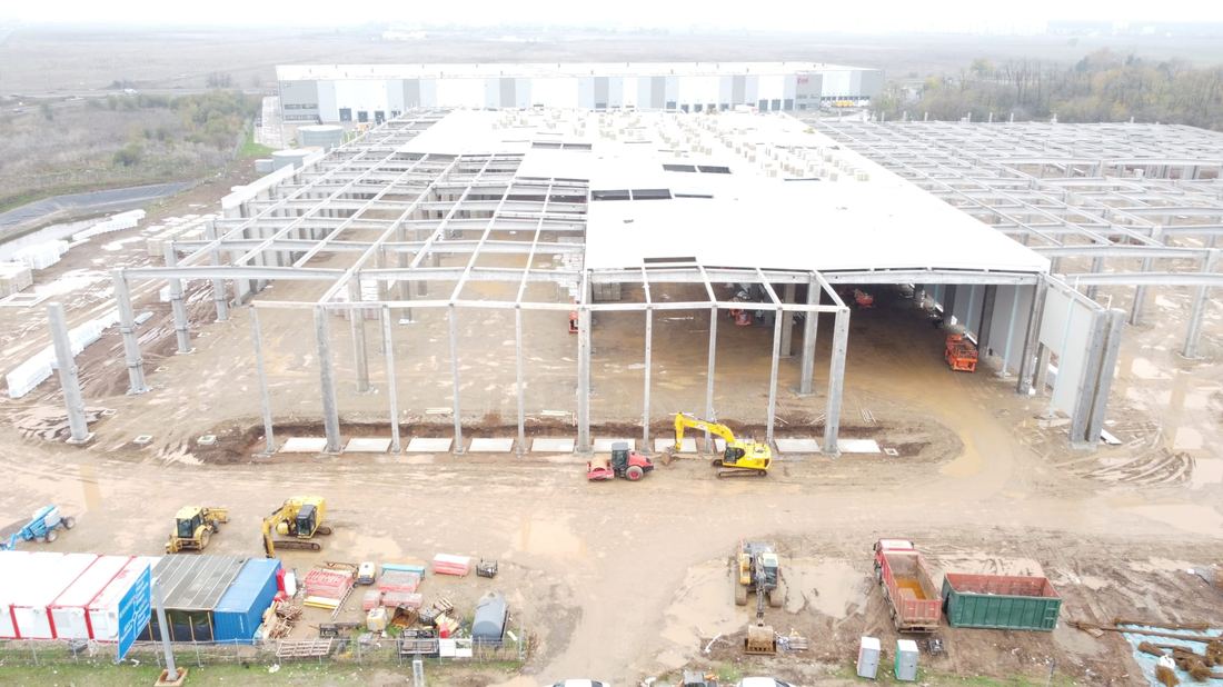 Hala VGP Bucharest Park - structura metalica si fundatii in executie